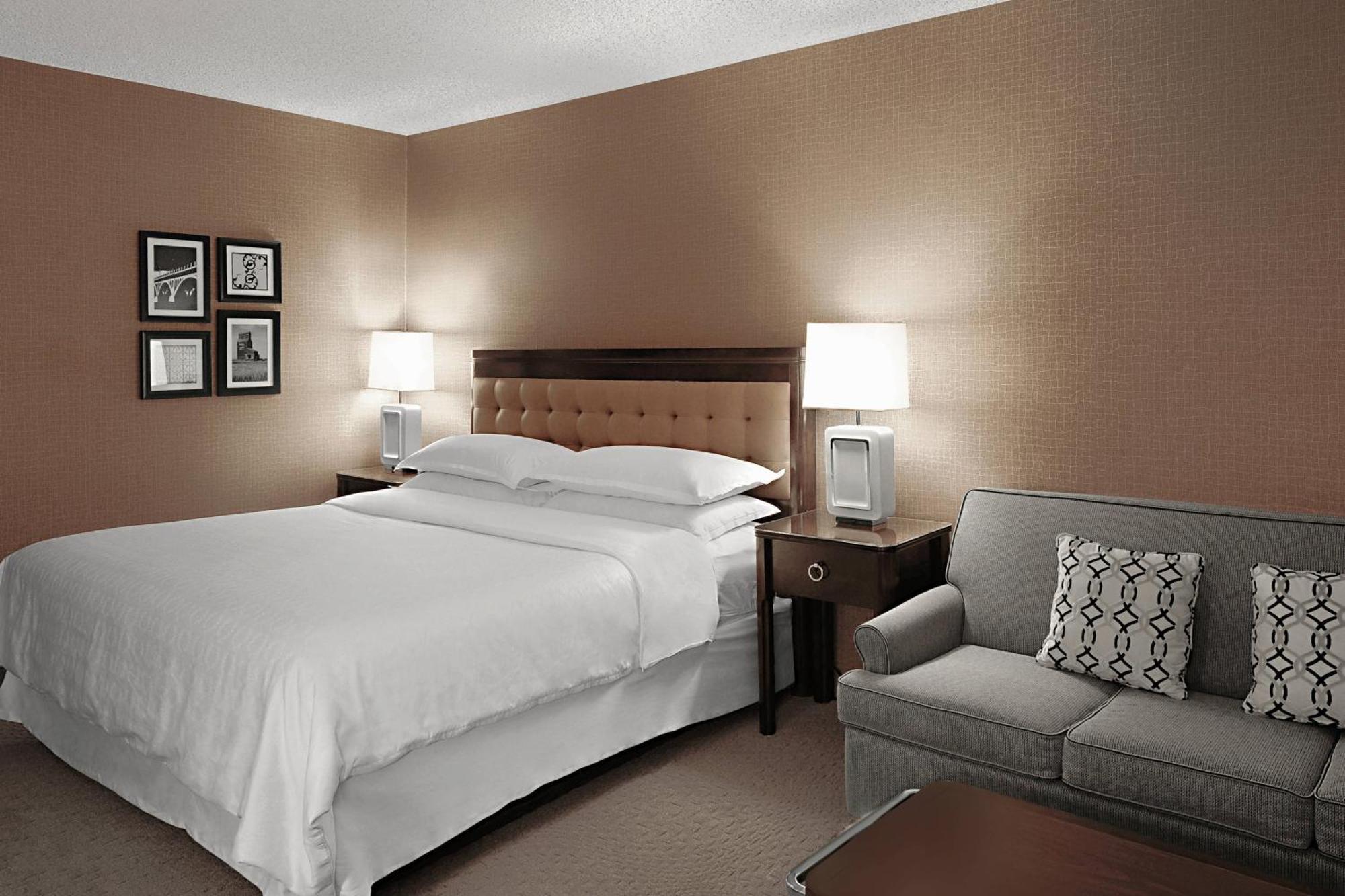 Sheraton Cavalier Saskatoon Hotel Exterior foto